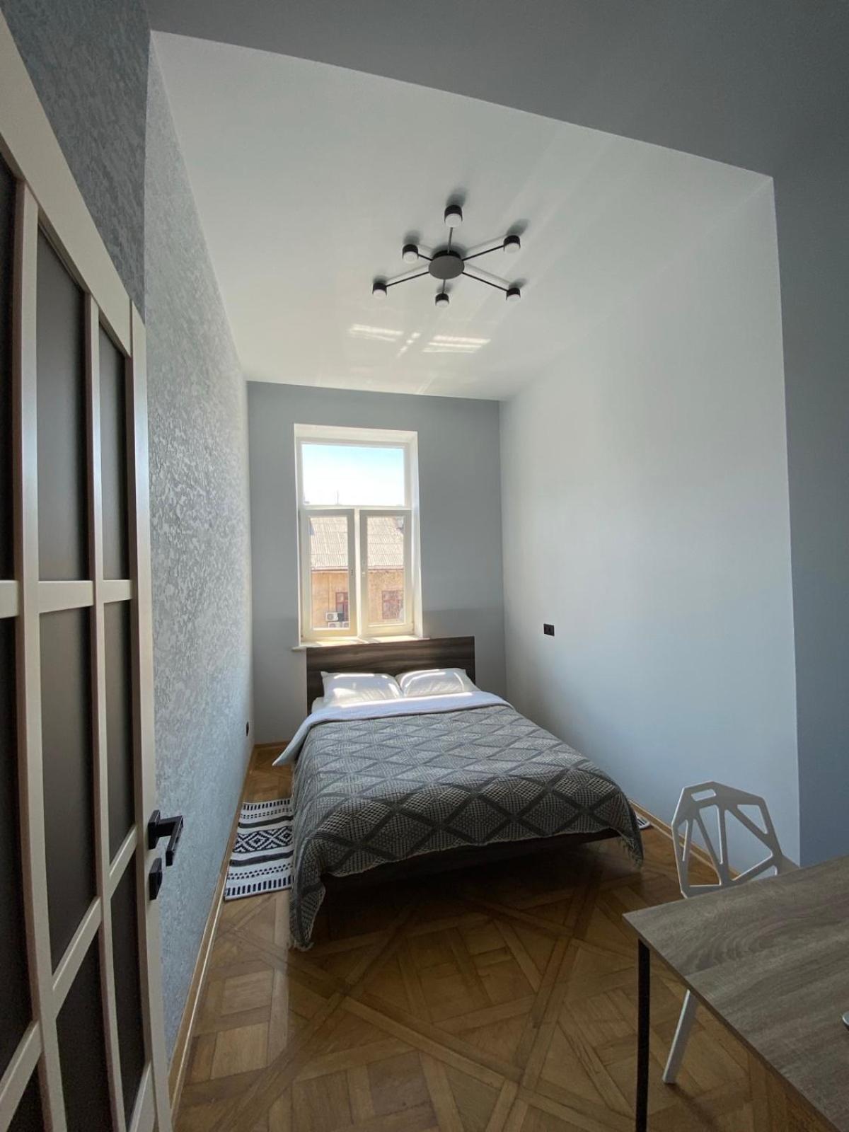 3 Bedrooms Apartment On Nasypna 3 Lviv Exterior photo